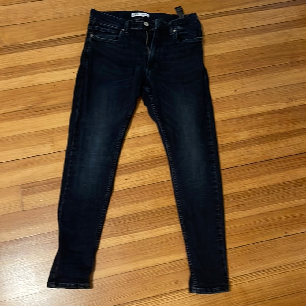 Men Zara skinny jeans 31 waist, dark blue wash.